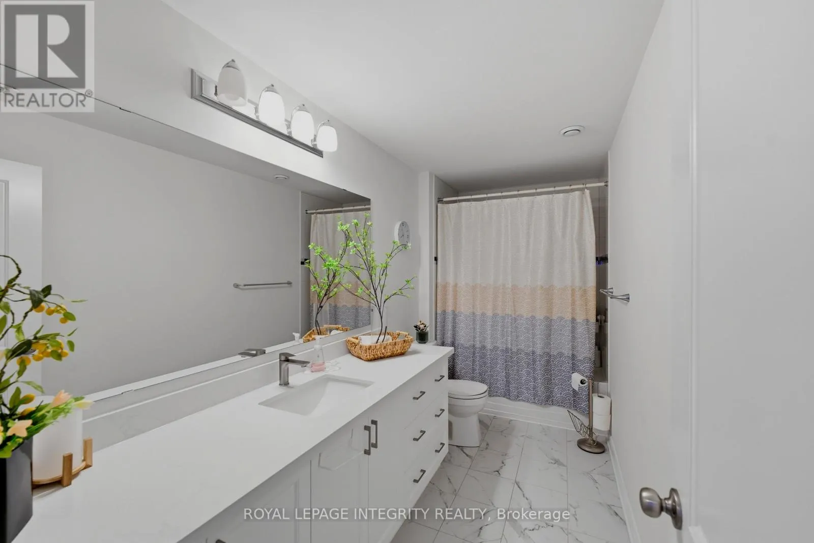 43 CENTO WAY