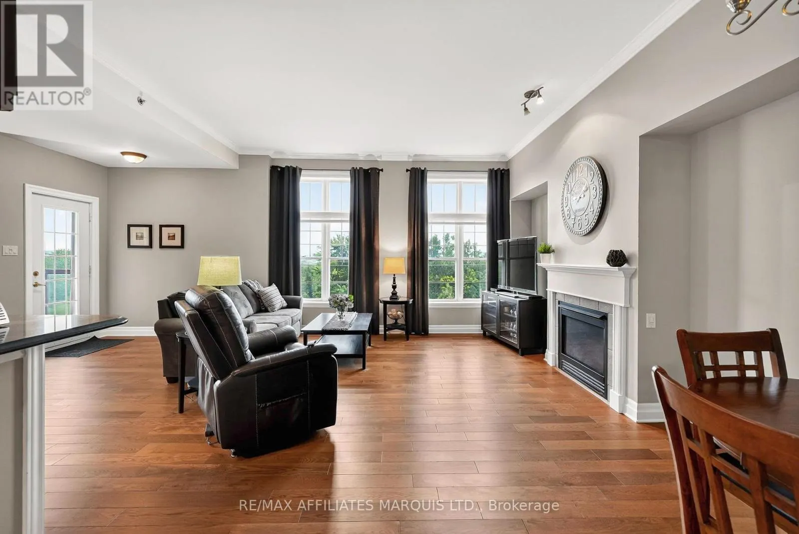 402 - 341 WATER STREET W
