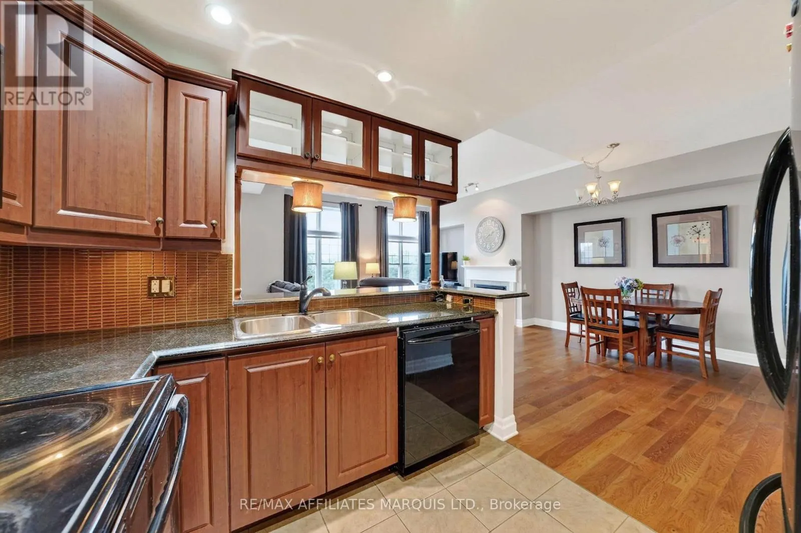 402 - 341 WATER STREET W