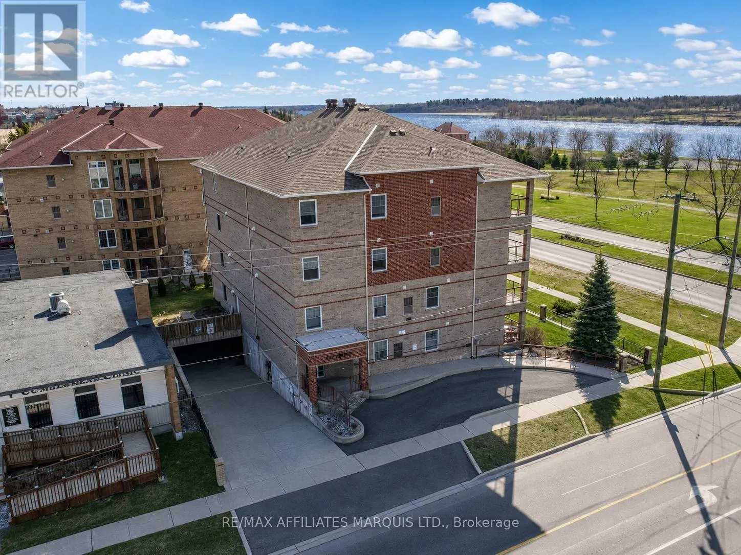 402 - 341 WATER STREET W