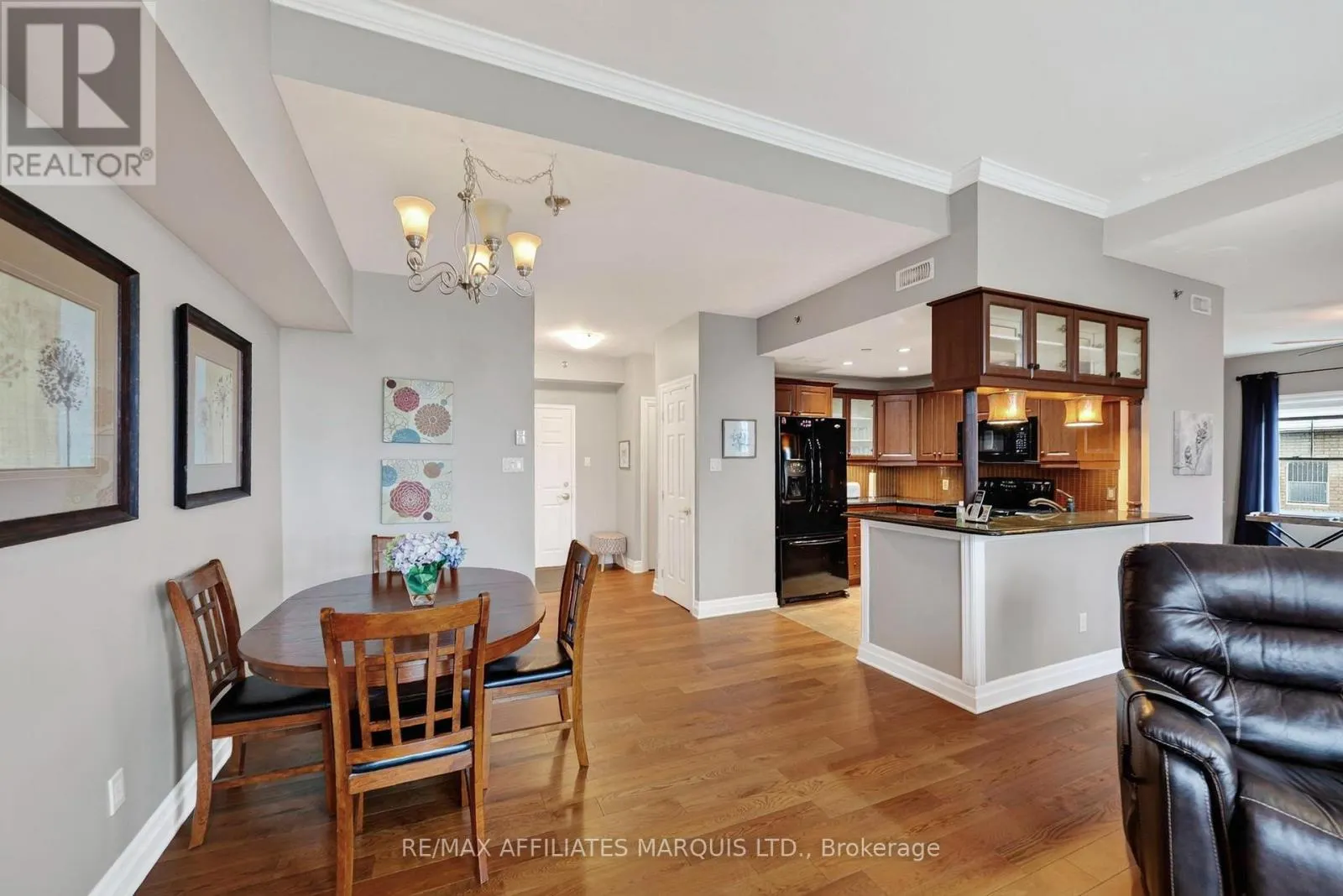 402 - 341 WATER STREET W
