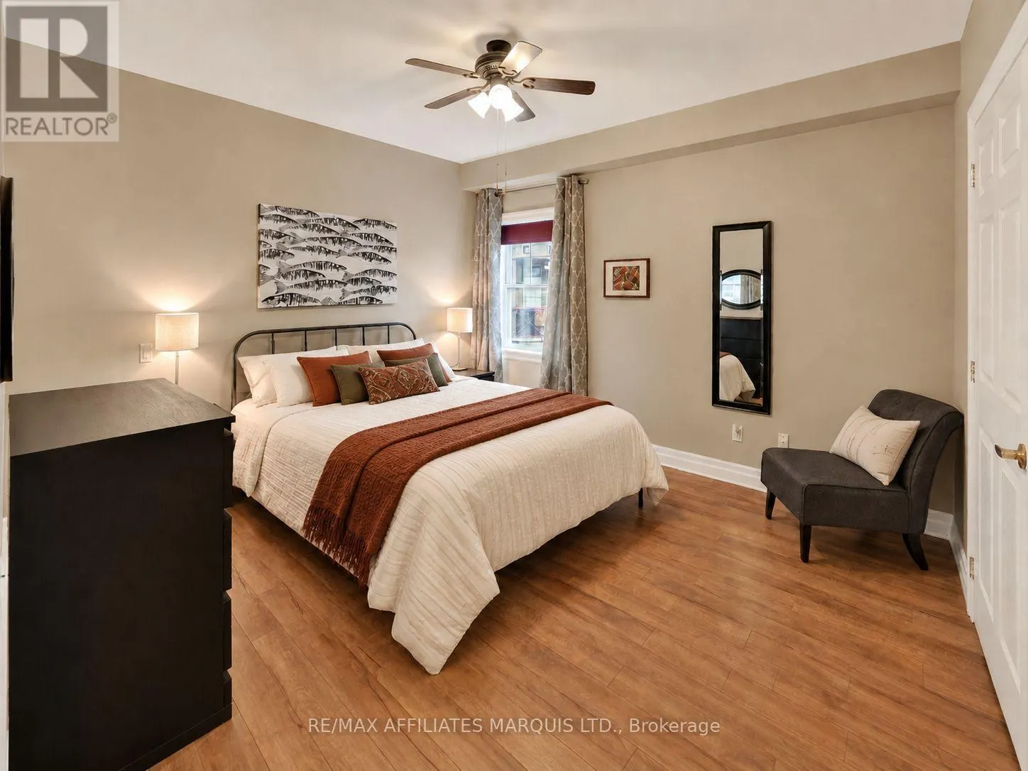 402 - 341 WATER STREET W