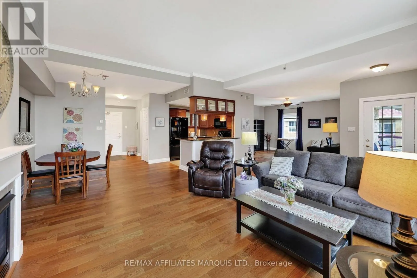 402 - 341 WATER STREET W