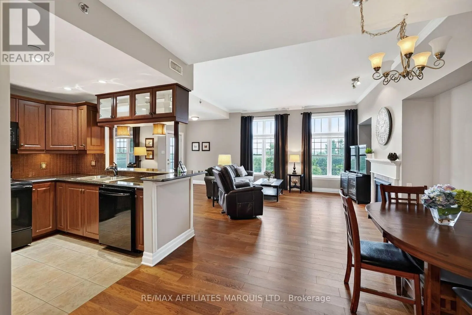 402 - 341 WATER STREET W