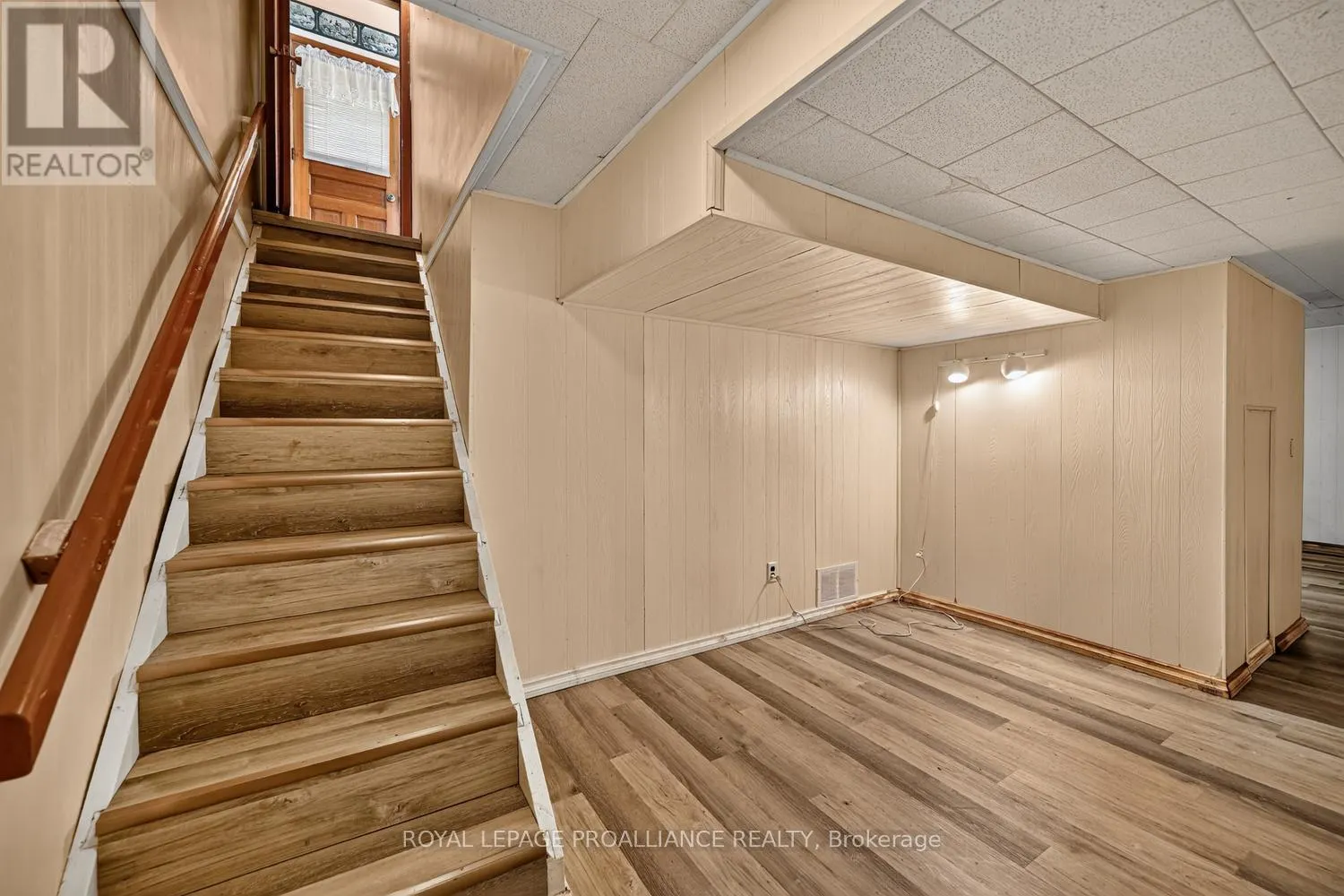402 LINDA STREET