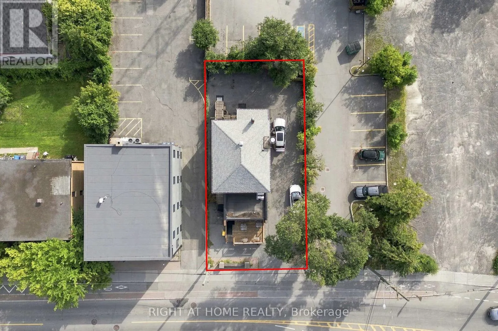 727 CHURCHILL AVENUE