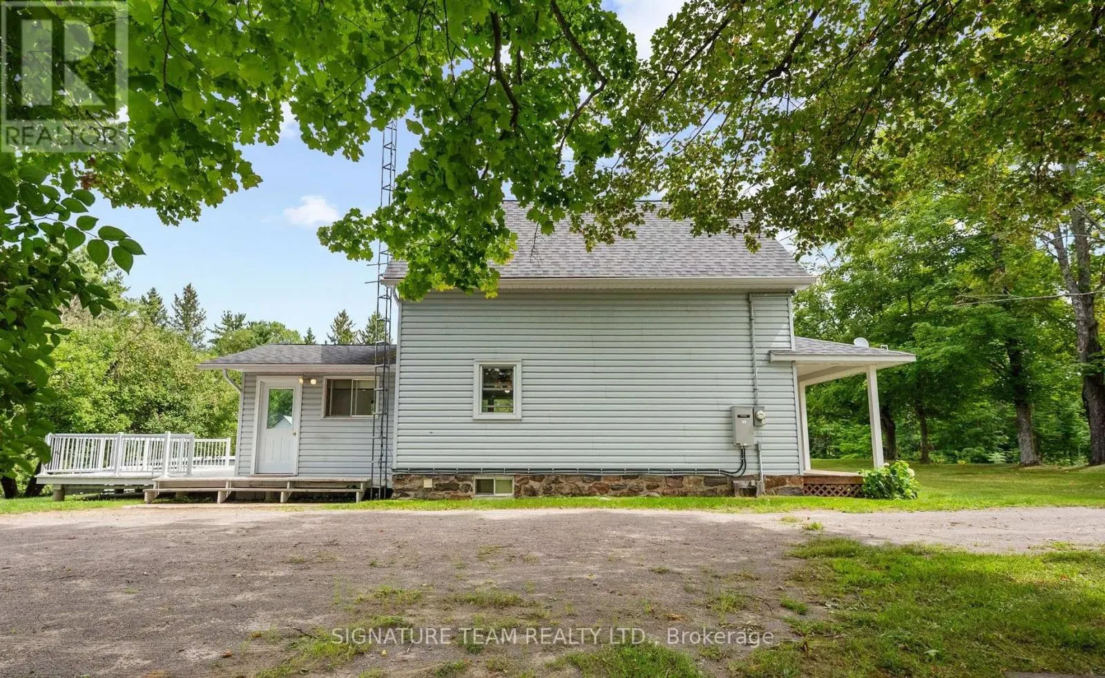 1208 AUGSBURG ROAD N
