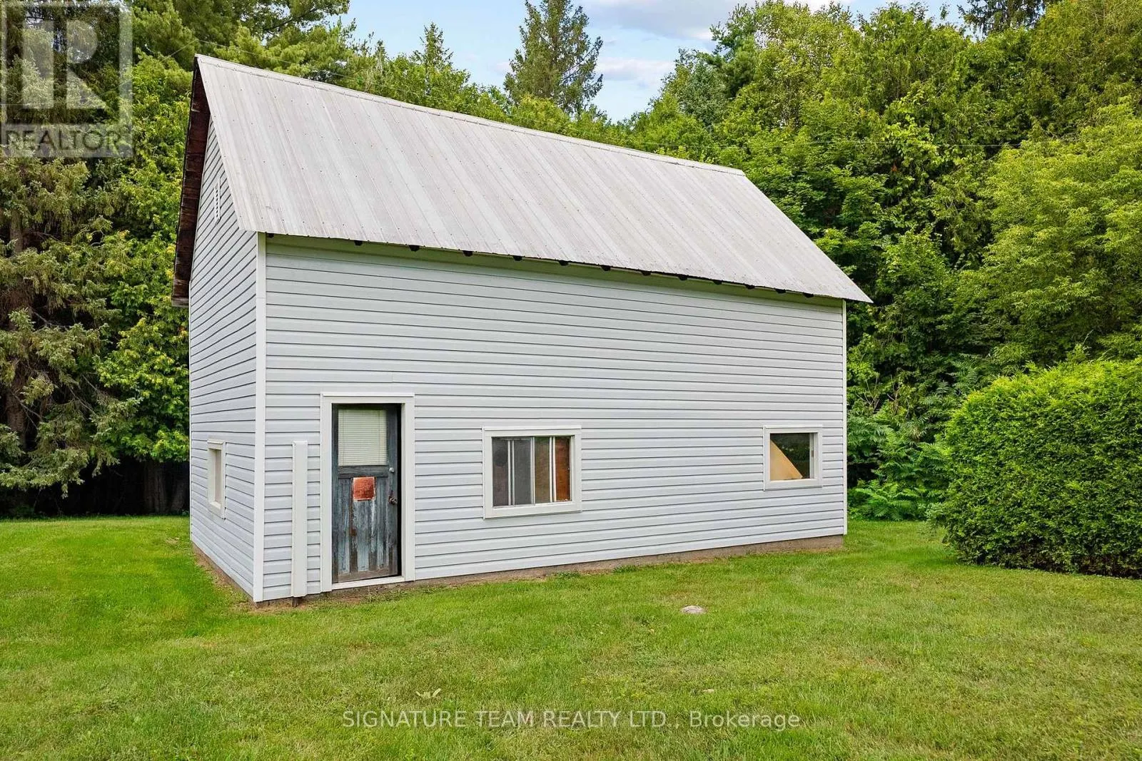 1208 AUGSBURG ROAD N
