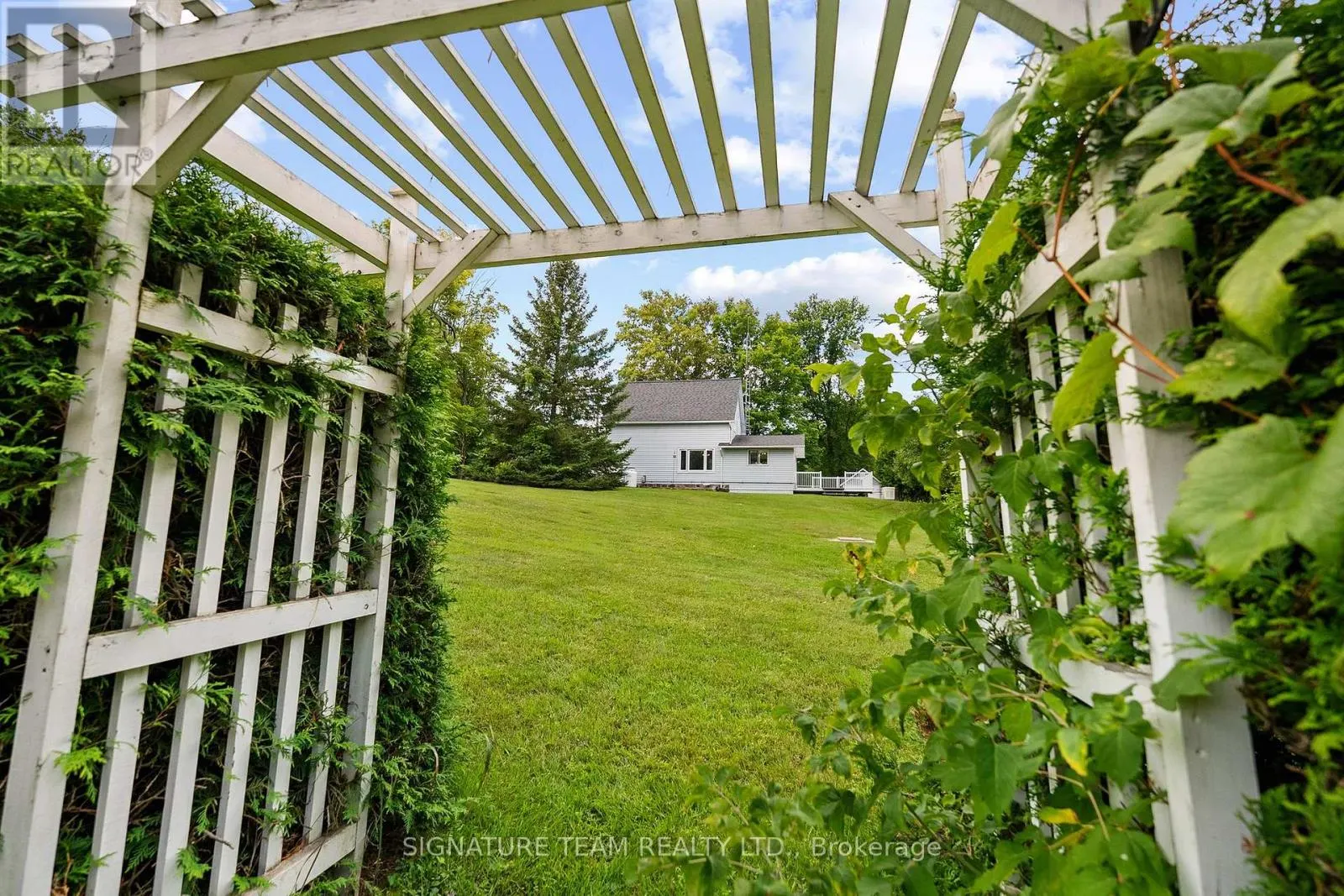 1208 AUGSBURG ROAD N