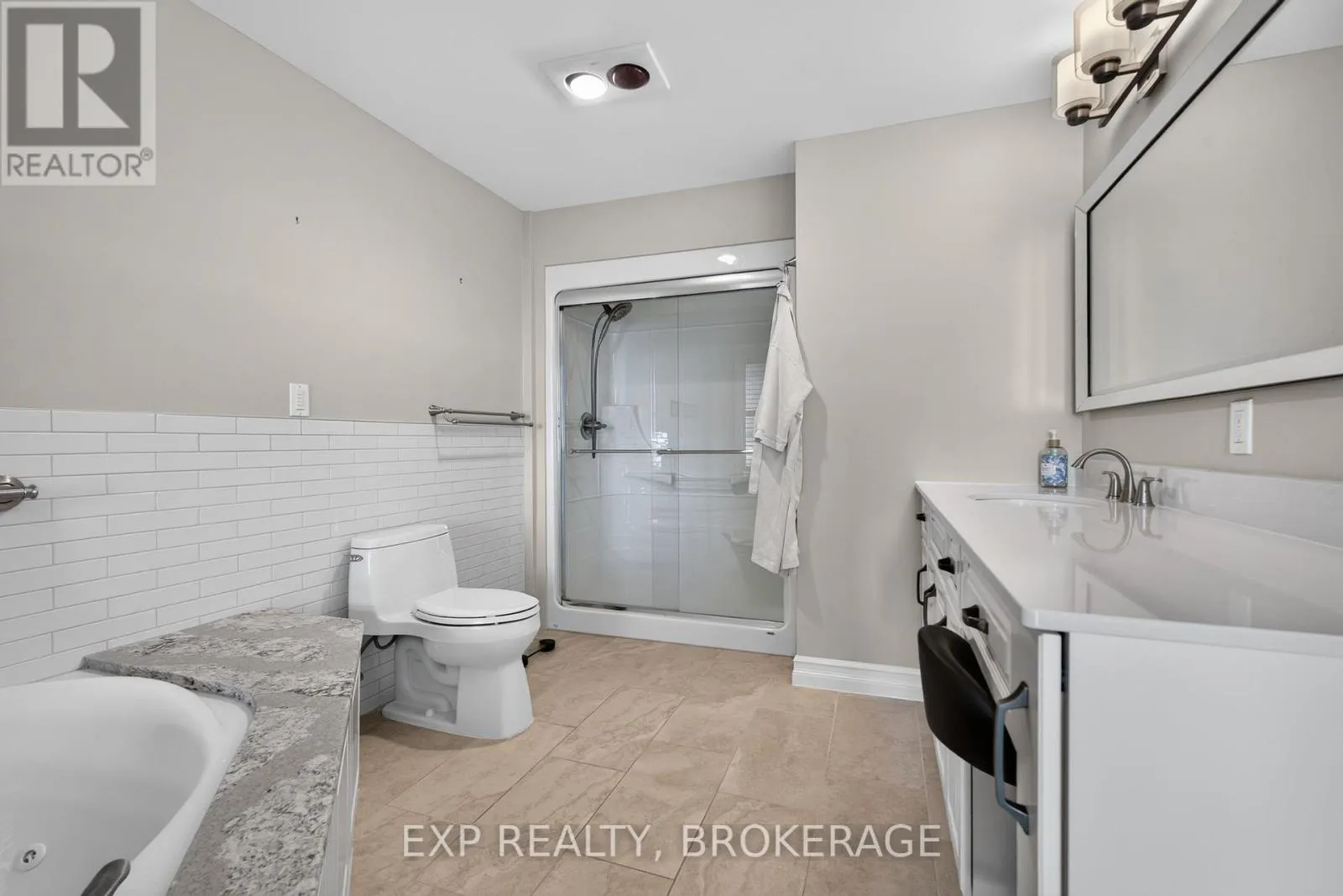 1802 - 15 ST ANDREW STREET #1802