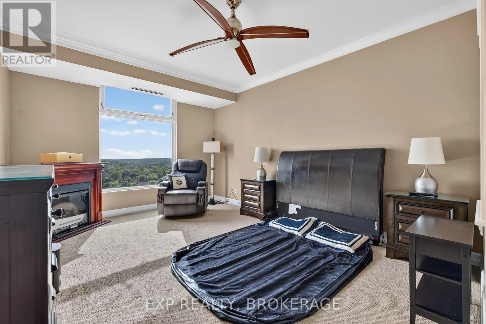 1802 - 15 ST ANDREW STREET #1802