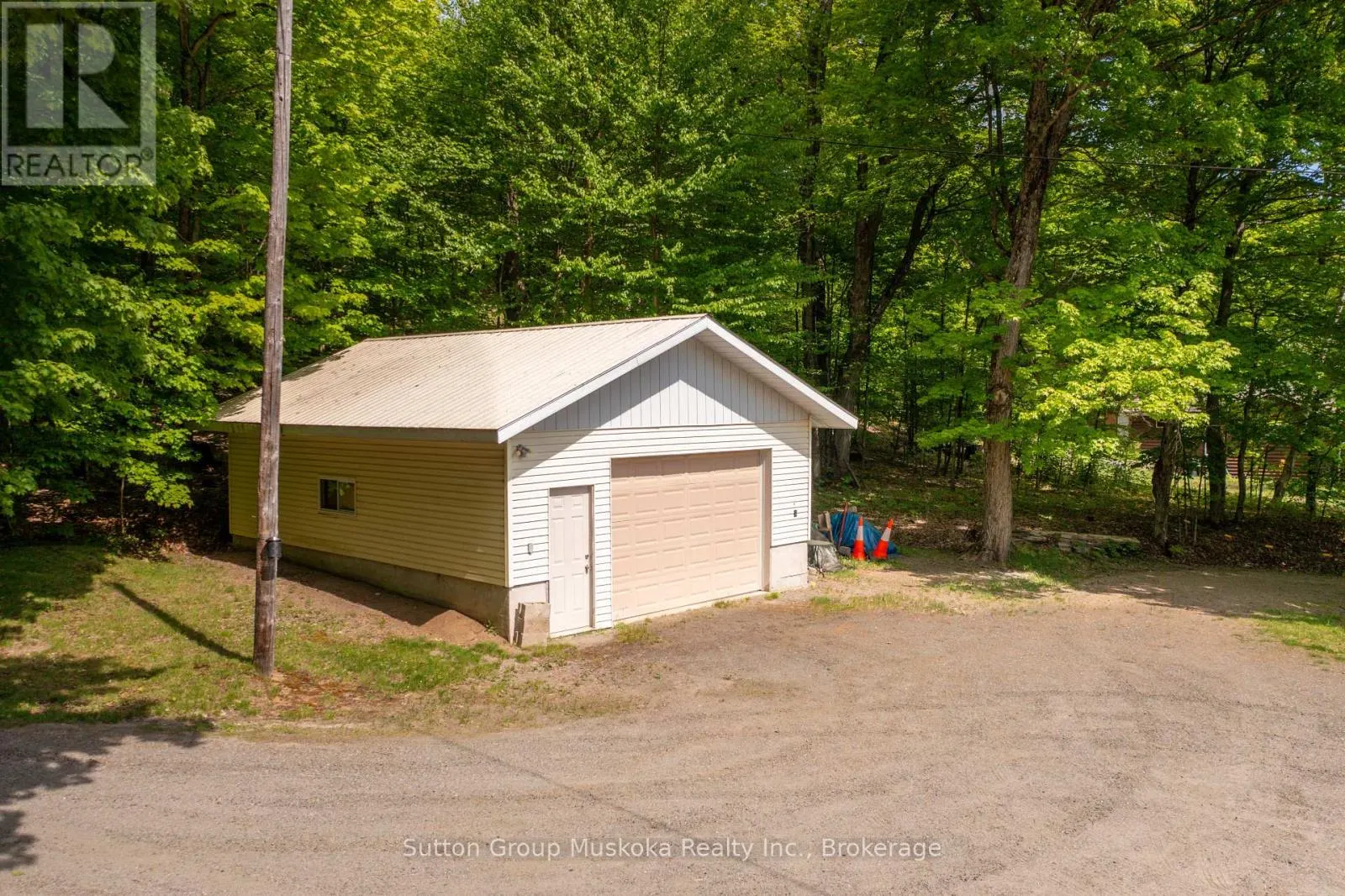 562 AND 568 EAST WASEOSA LAKE ROAD