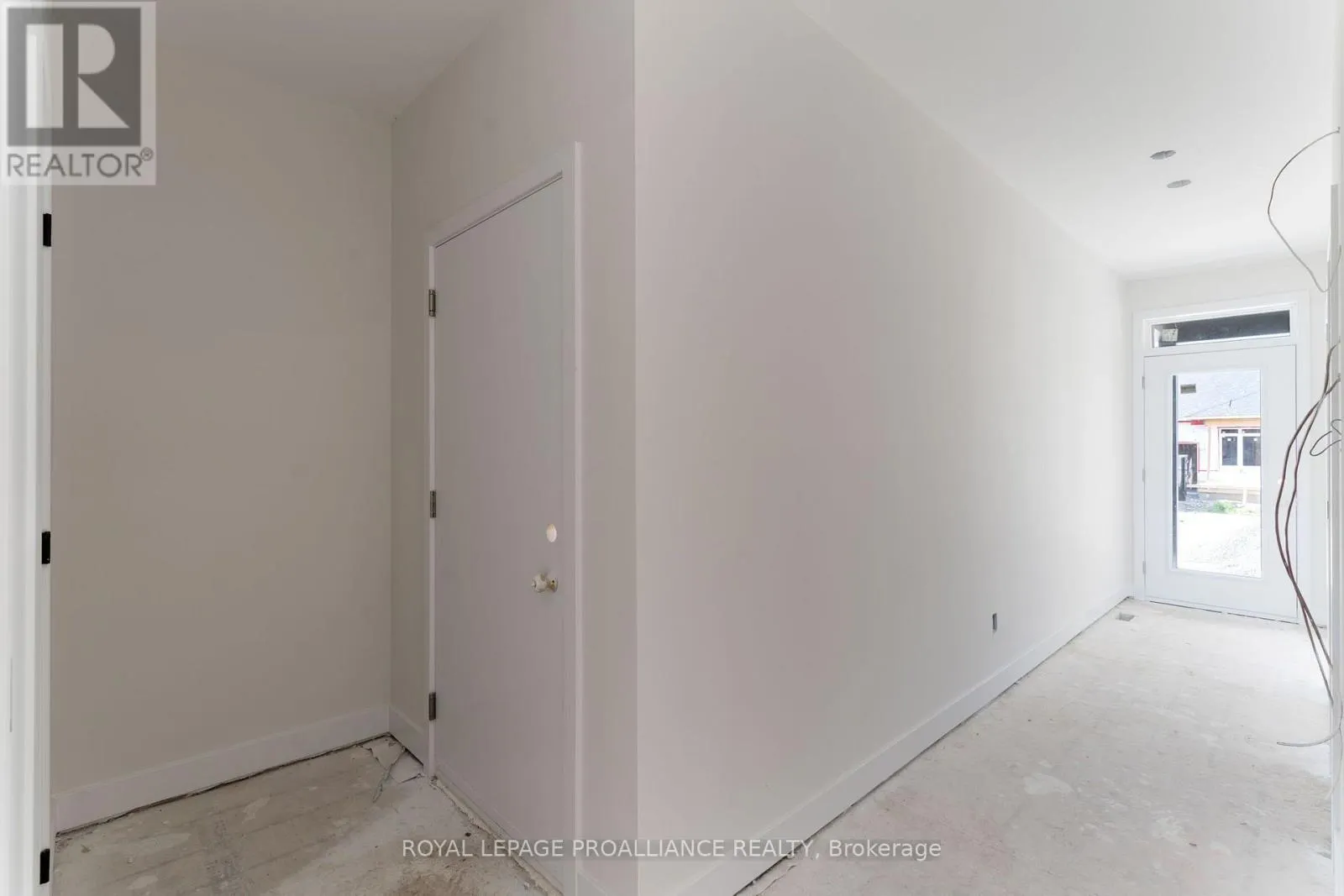 1042 TURNER DRIVE