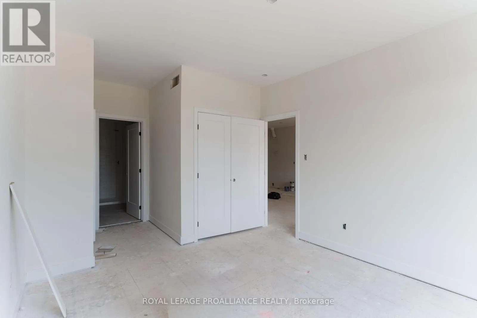 1042 TURNER DRIVE