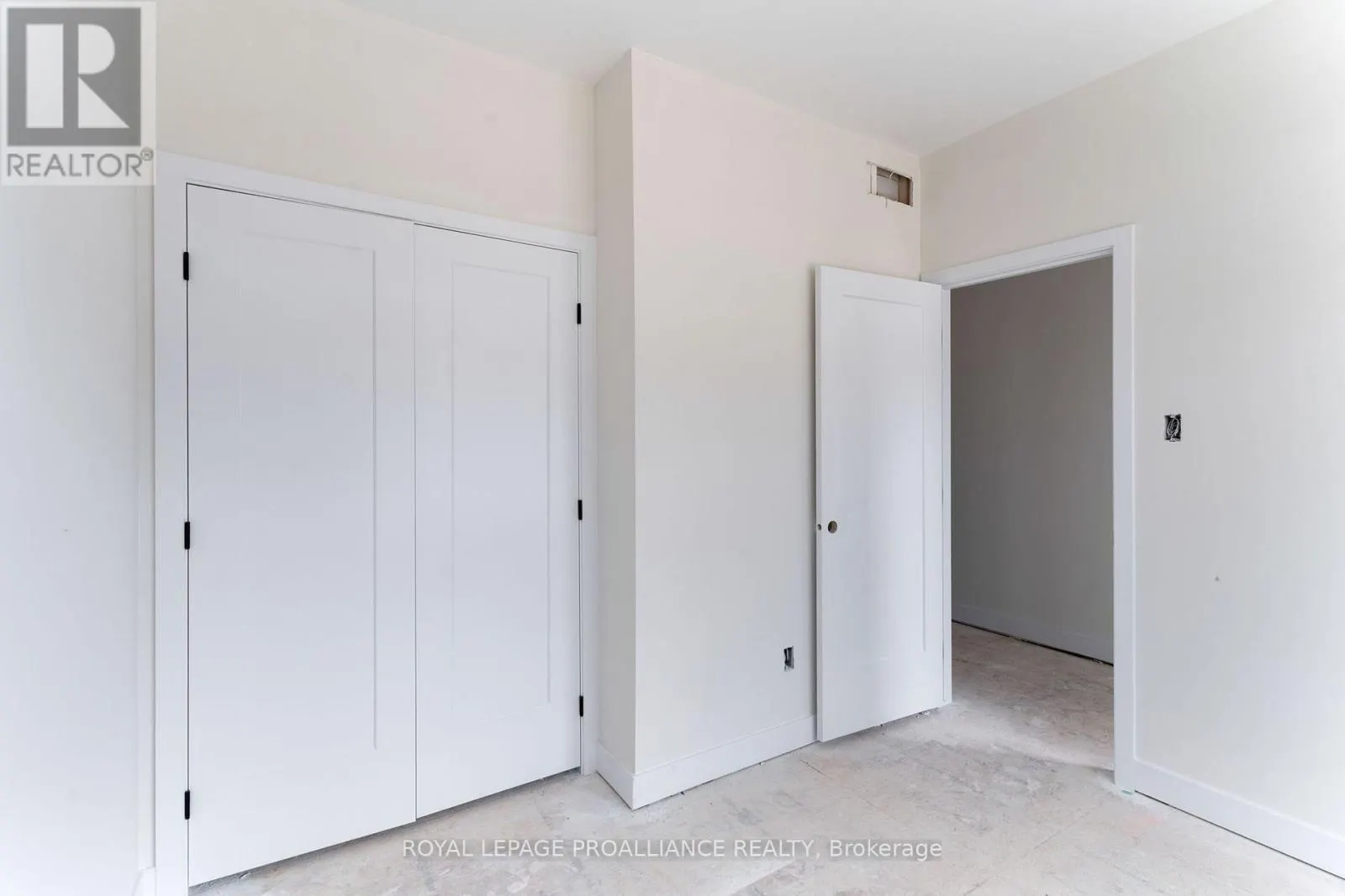 1042 TURNER DRIVE
