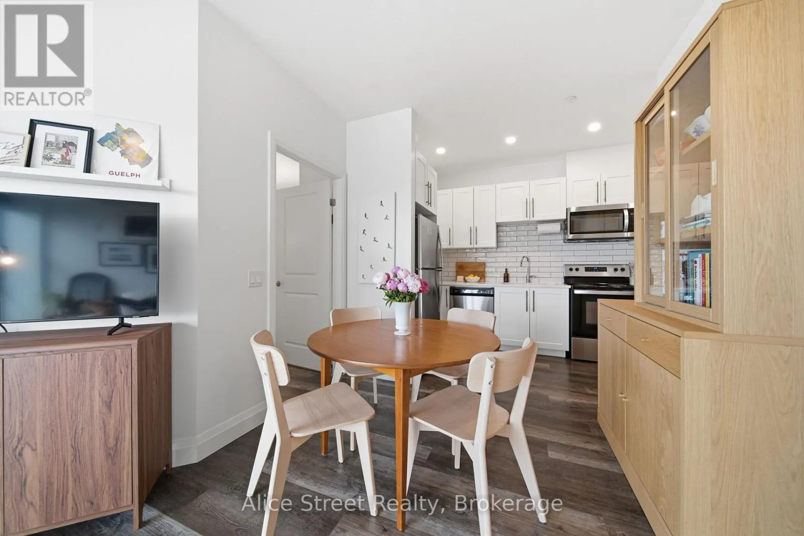 202 - 332 GOSLING GARDENS, GUELPH GARDENS #202