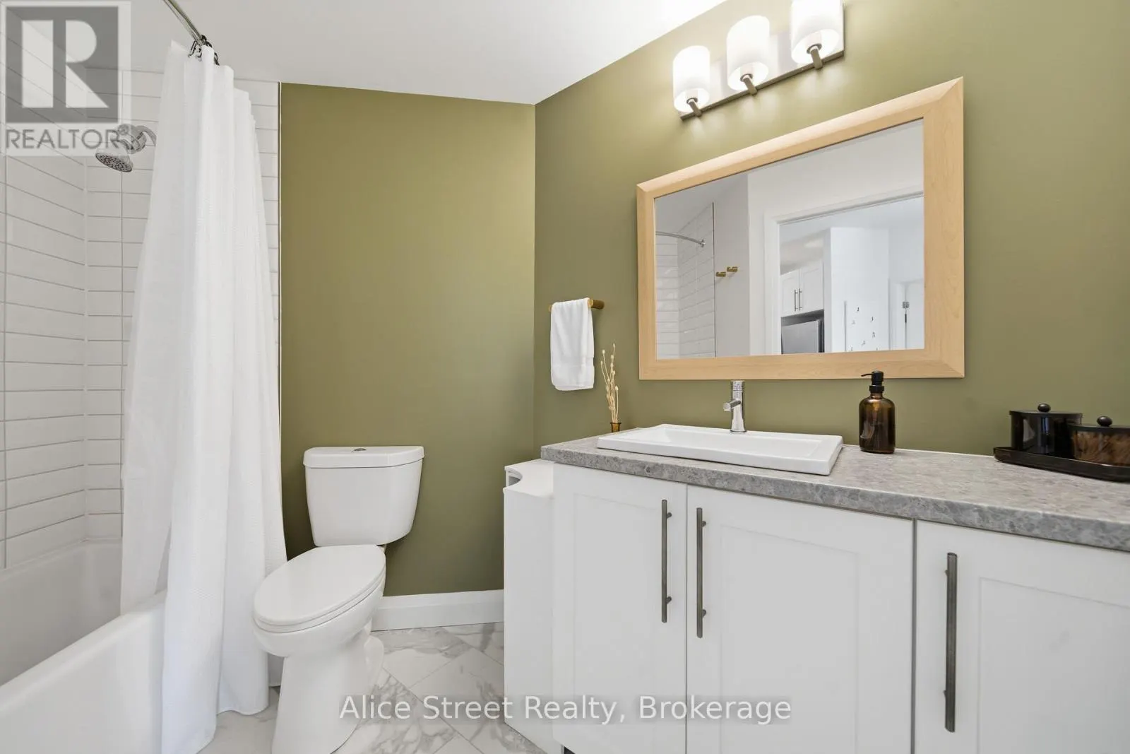 202 - 332 GOSLING GARDENS, GUELPH GARDENS #202