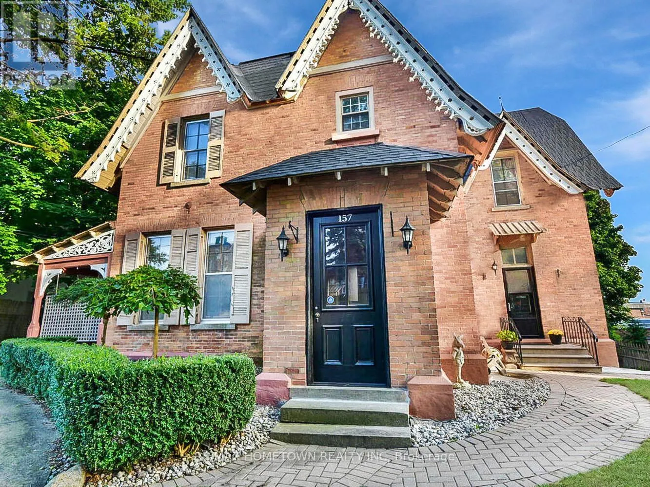 157 DIBBLE STREET W