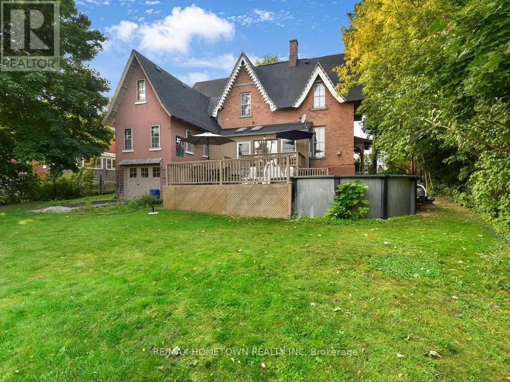 157 DIBBLE STREET W