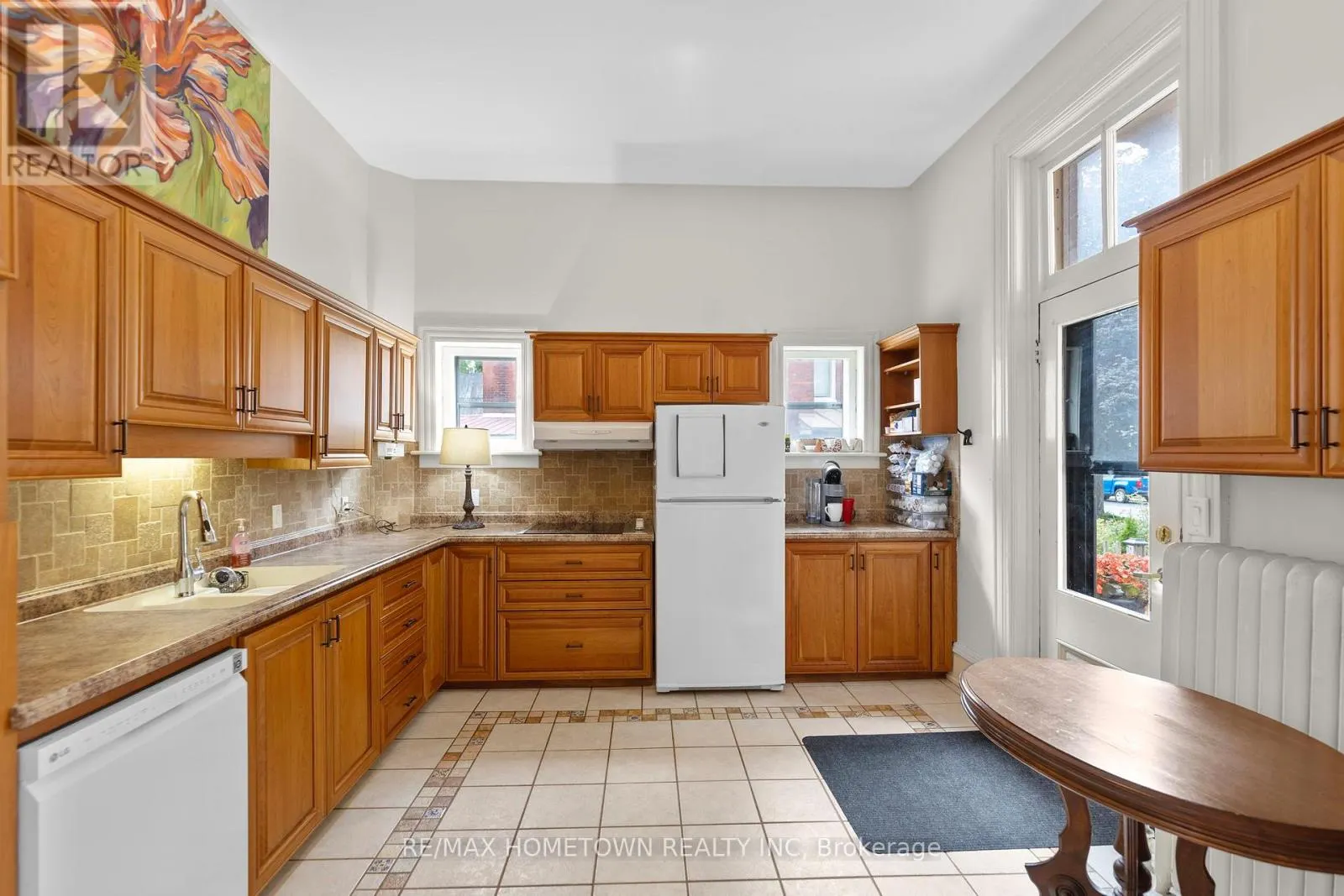 157 DIBBLE STREET W