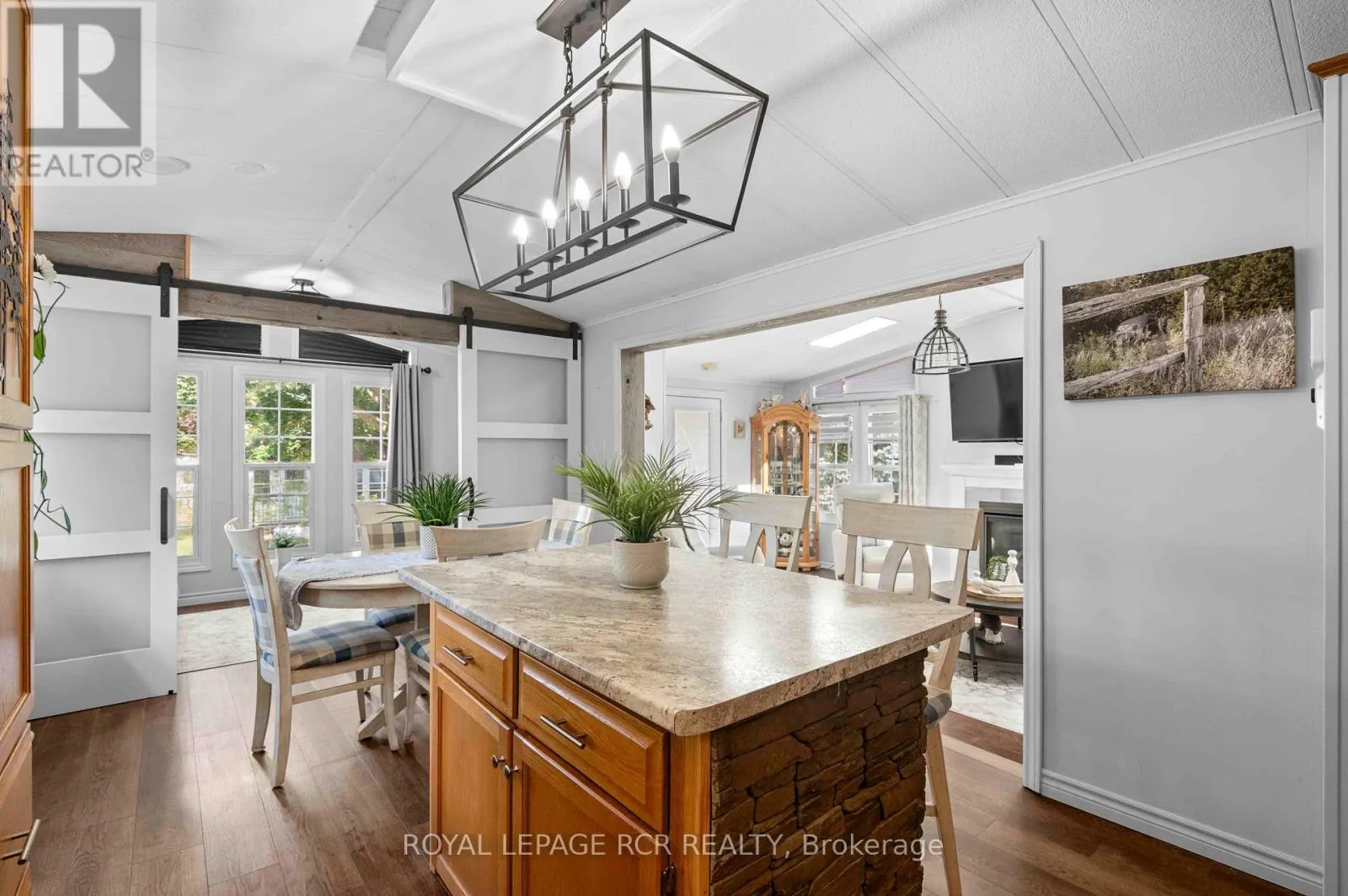 465 SPRUCE STREET