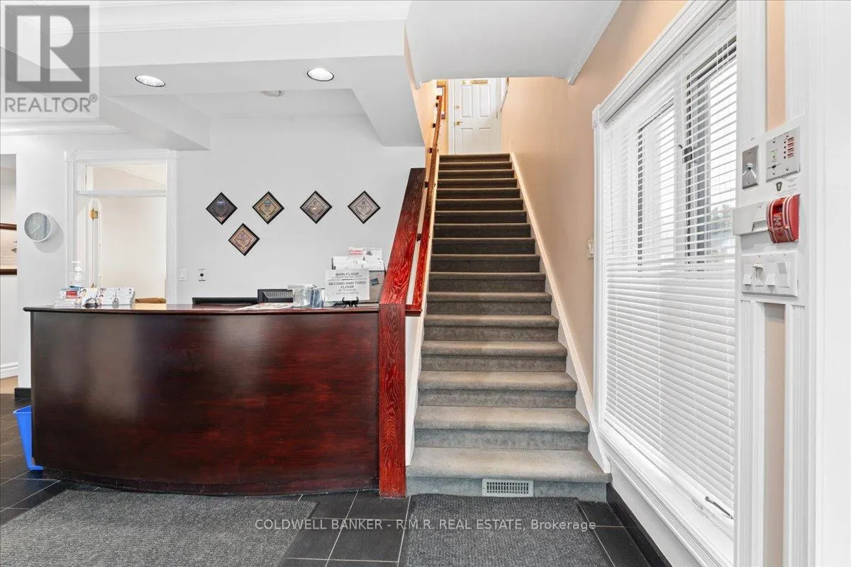 438 DIVISION STREET