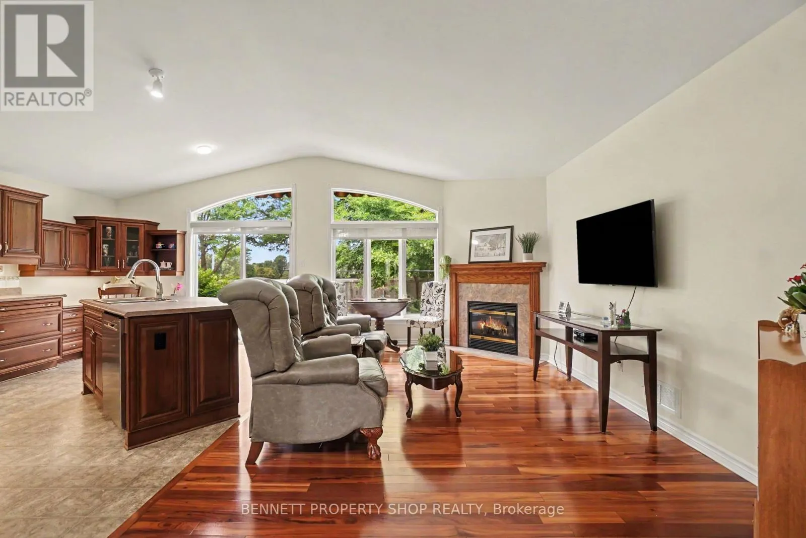 4219 GREEN GABLES LANE