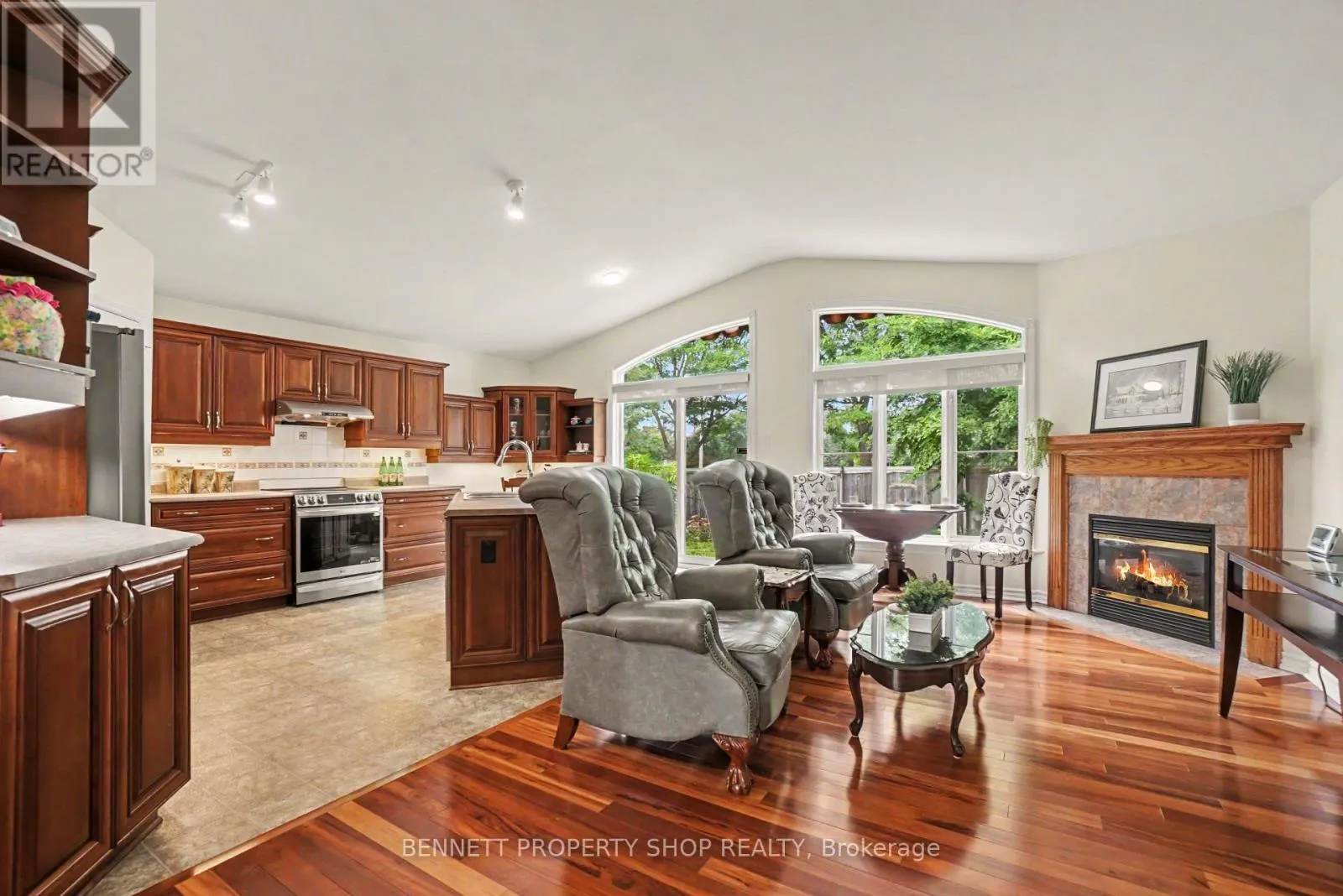 4219 GREEN GABLES LANE