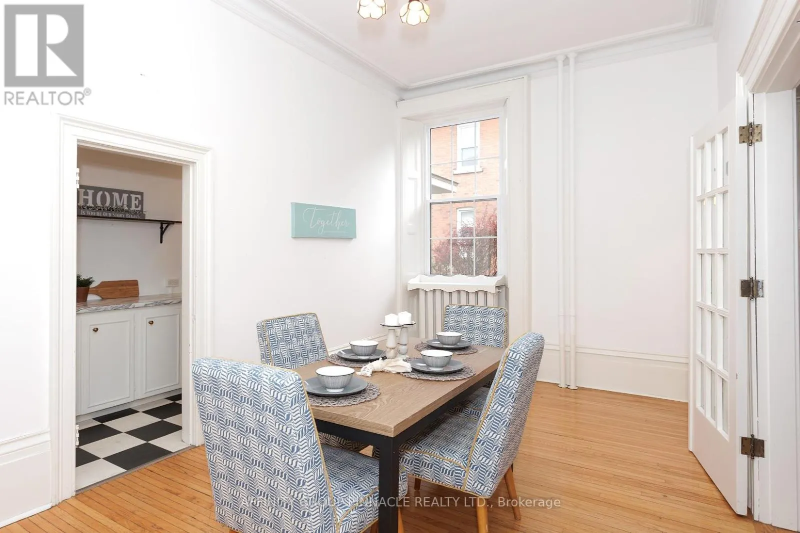 12 RUSSELL STREET E