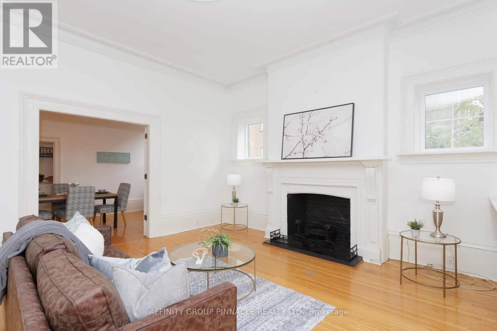 12 RUSSELL STREET E