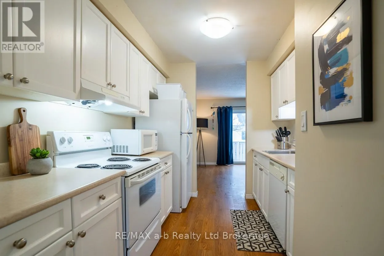 1 - 10 DUFFERIN STREET #1