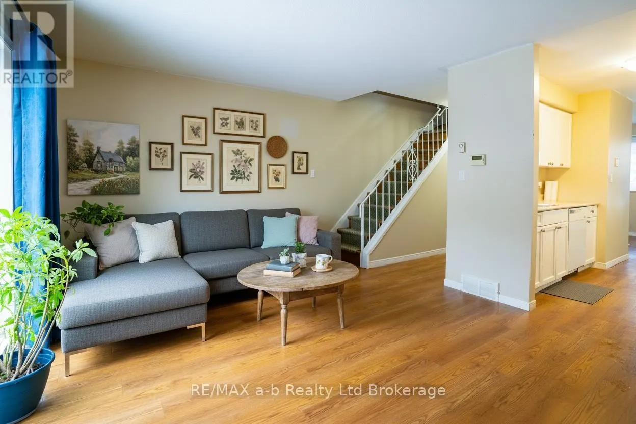 1 - 10 DUFFERIN STREET #1