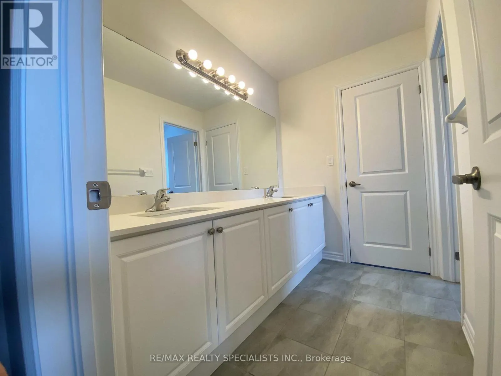 17 ORIOLE CRESCENT