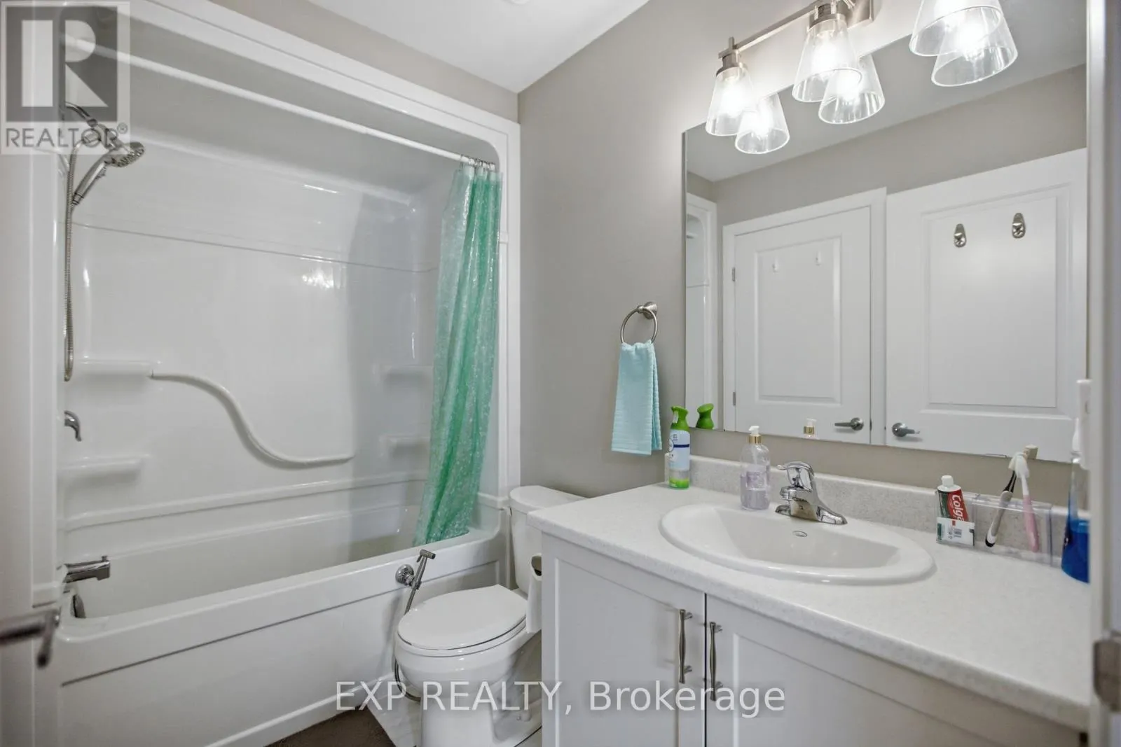 42 VIMY RIDGE CRESCENT