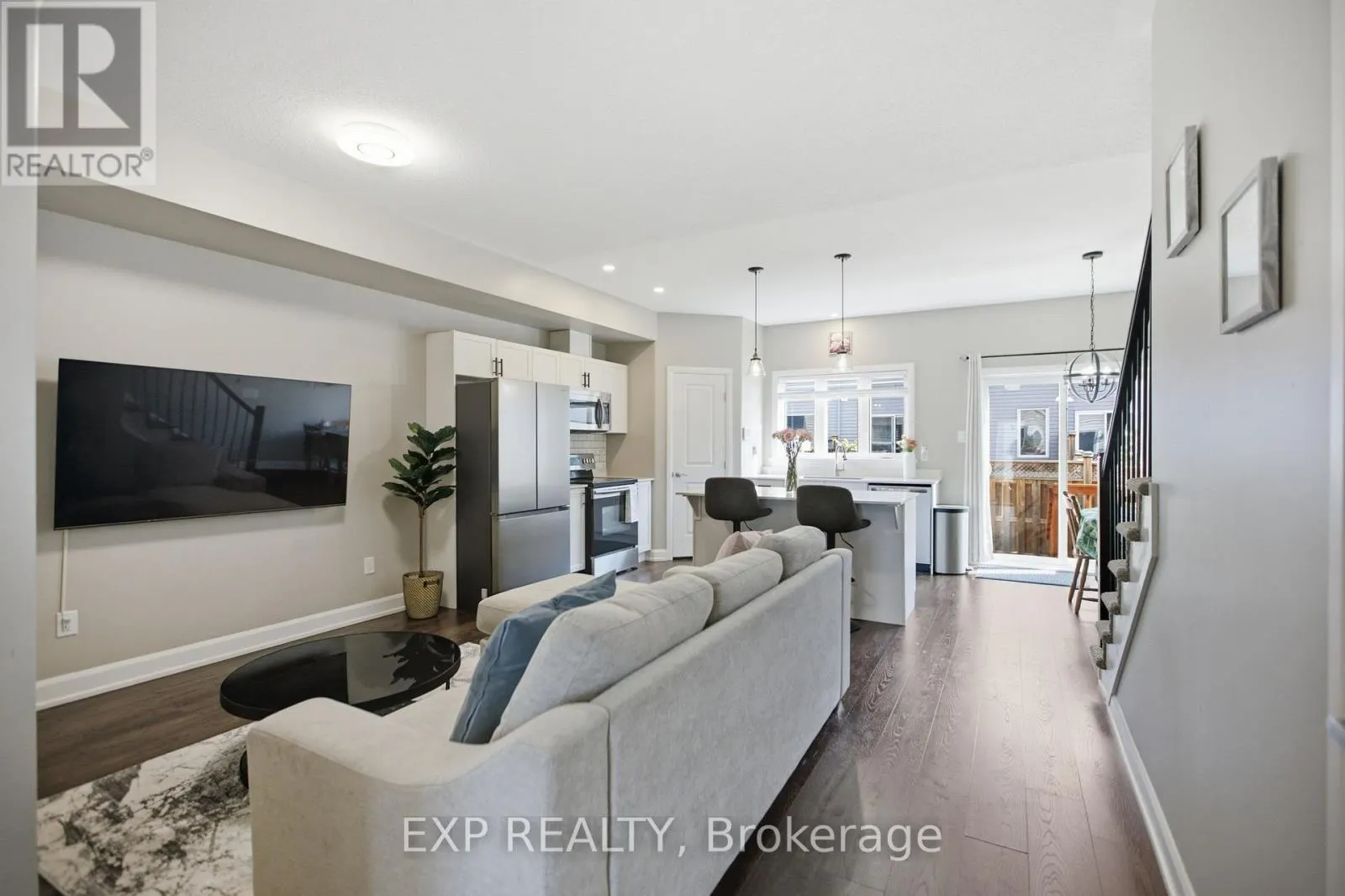 42 VIMY RIDGE CRESCENT