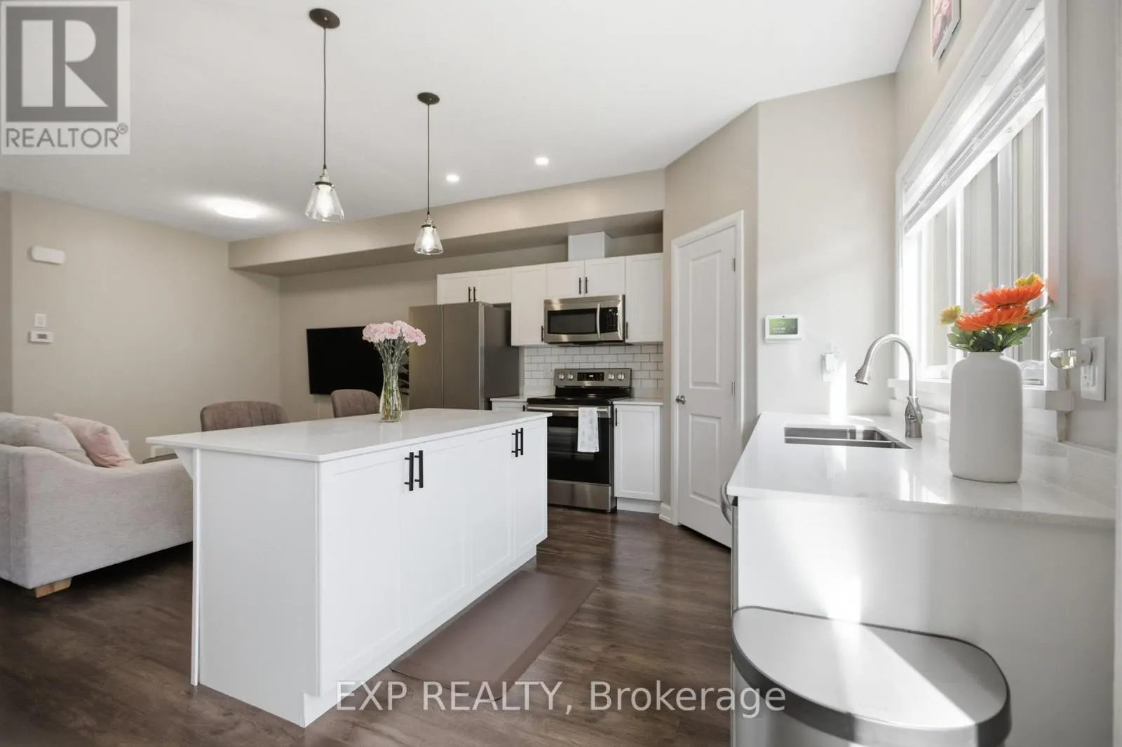 42 VIMY RIDGE CRESCENT