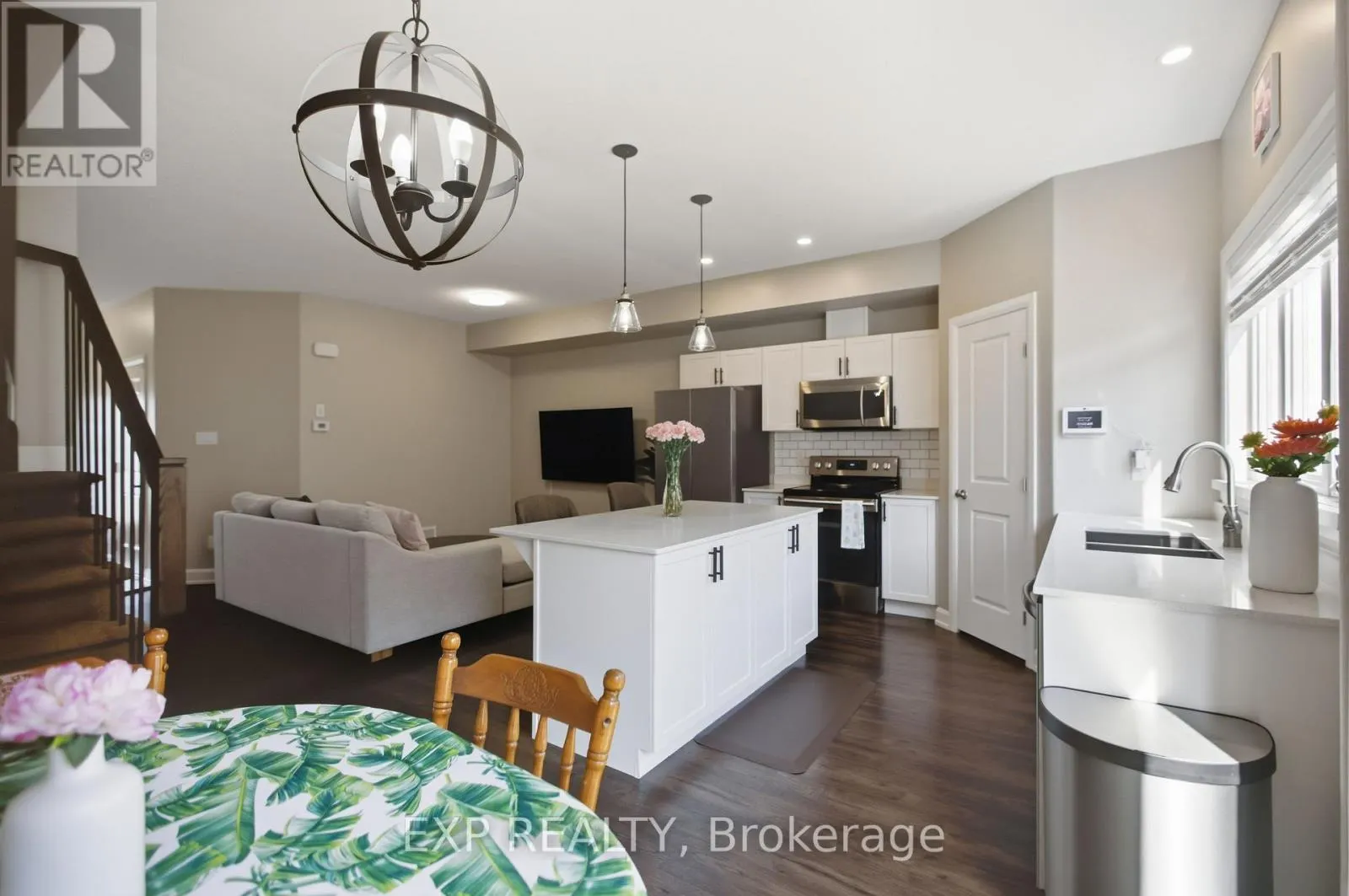 42 VIMY RIDGE CRESCENT