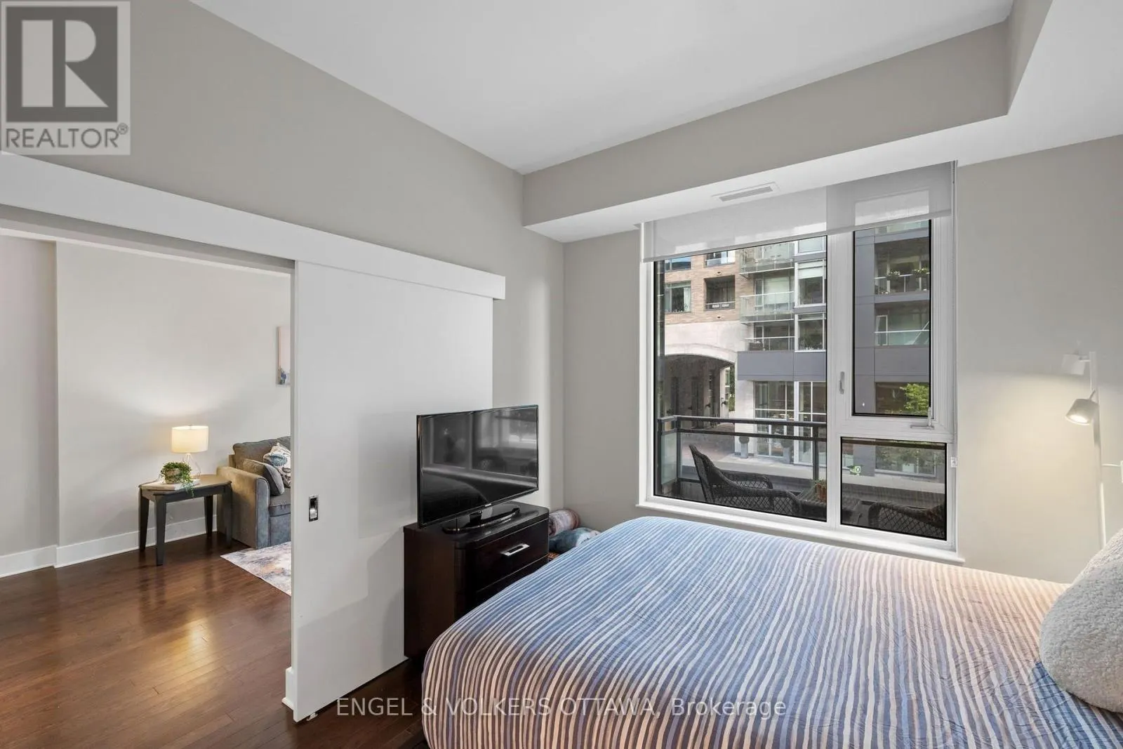 219 - 101 RICHMOND ROAD