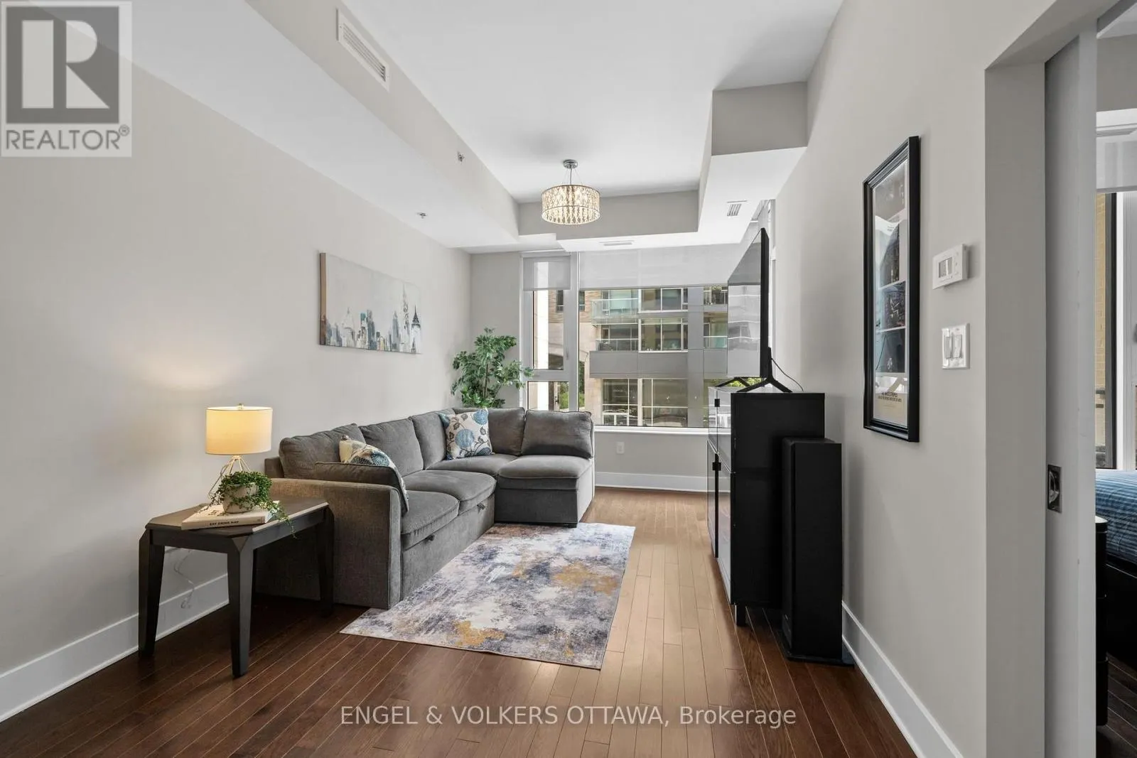 219 - 101 RICHMOND ROAD