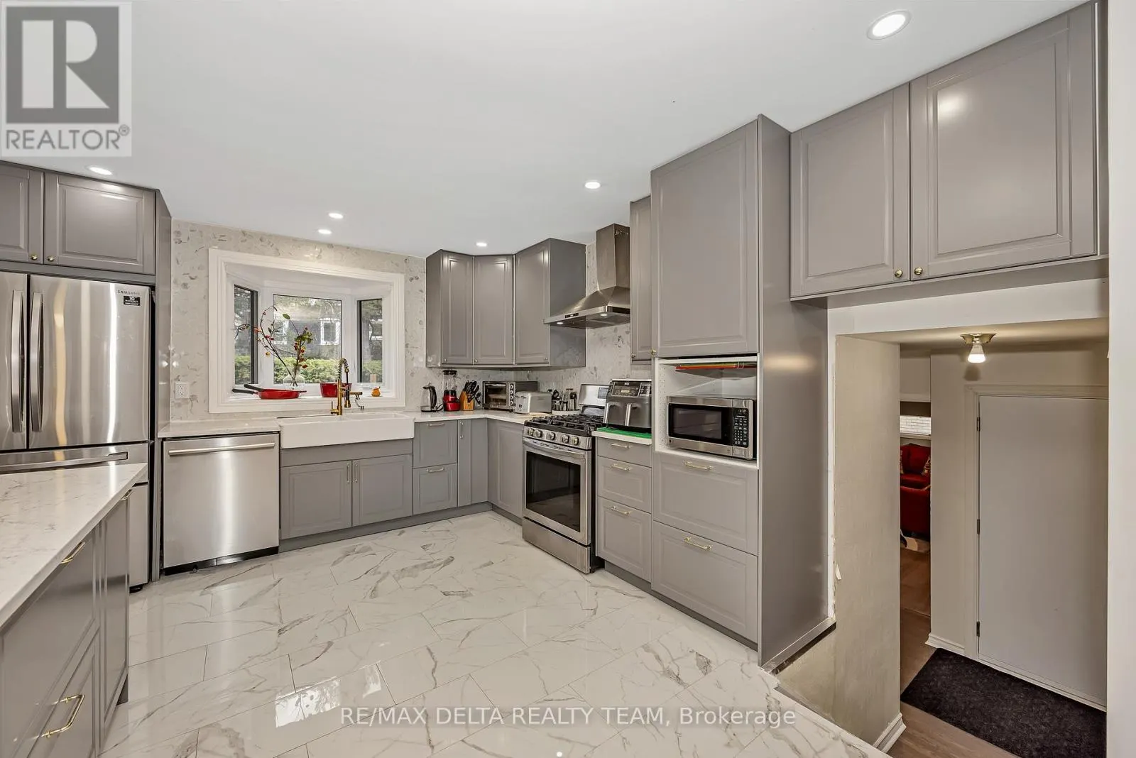 2350 GEORGINA DRIVE