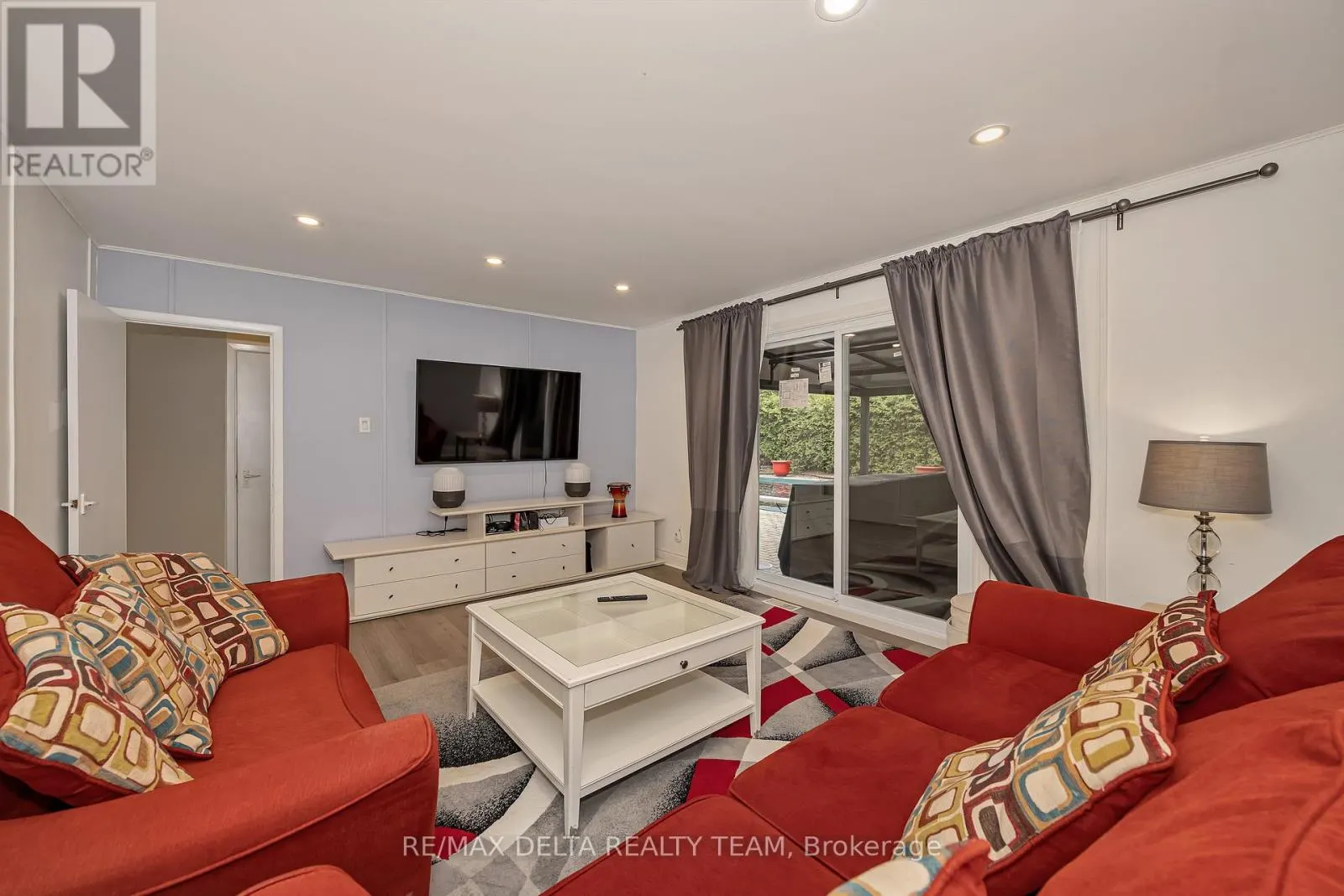 2350 GEORGINA DRIVE