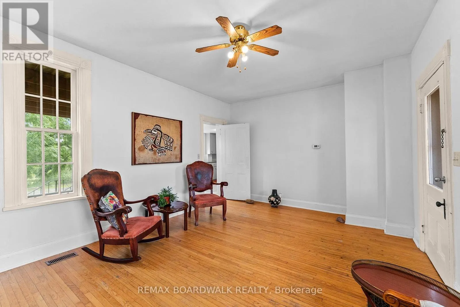 110-112-114 CLOTHIER STREET E
