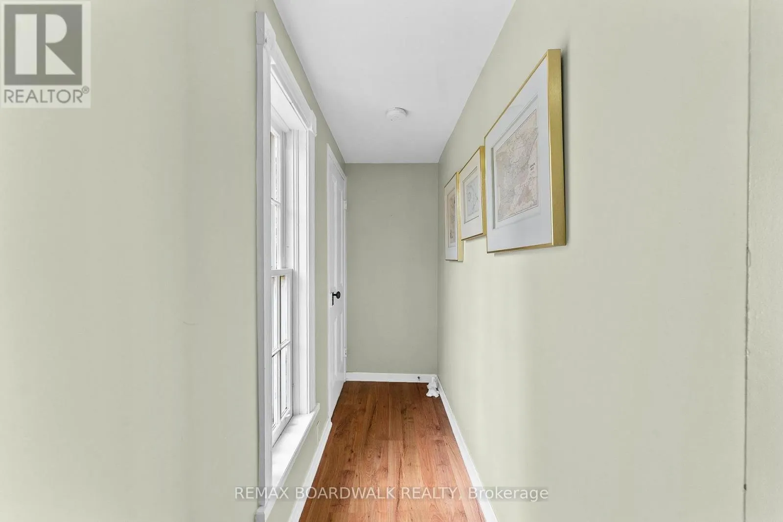 110-112-114 CLOTHIER STREET E