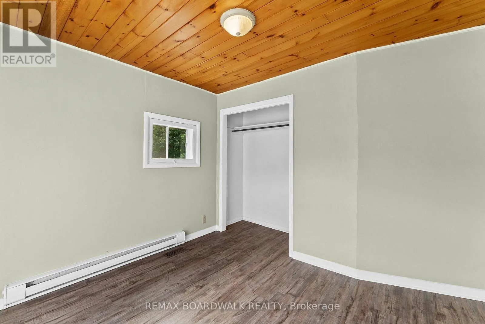 110-112-114 CLOTHIER STREET E