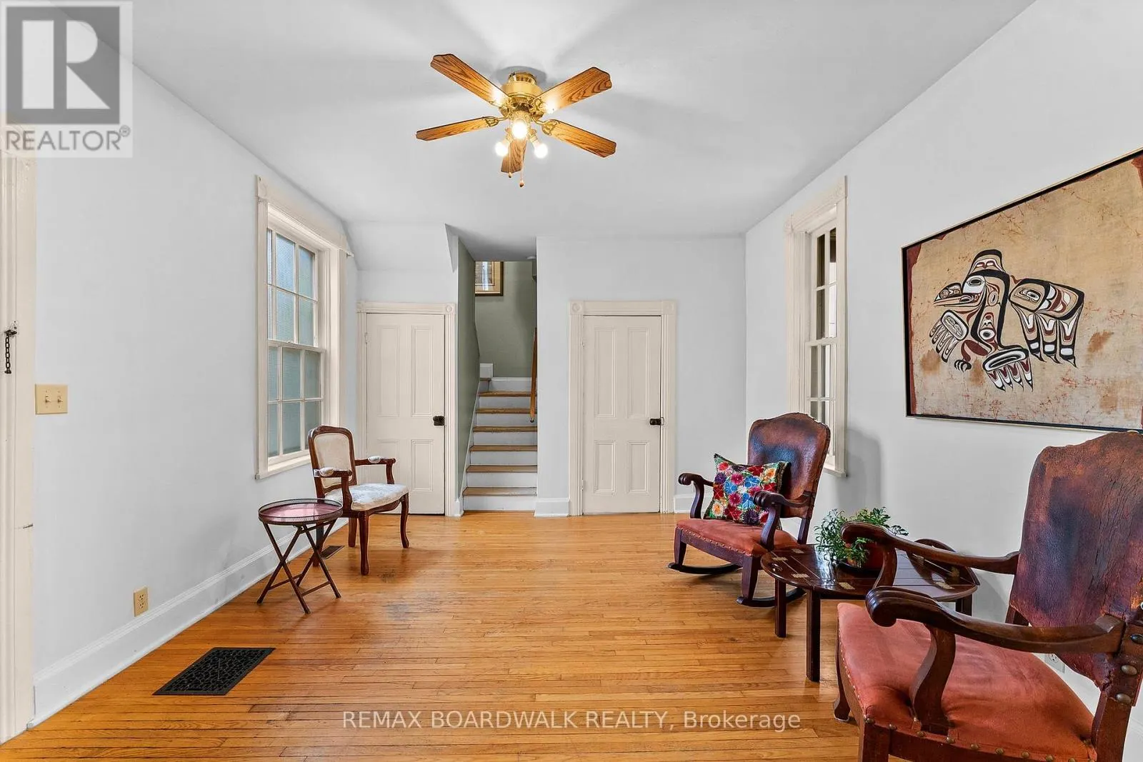 110-112-114 CLOTHIER STREET E