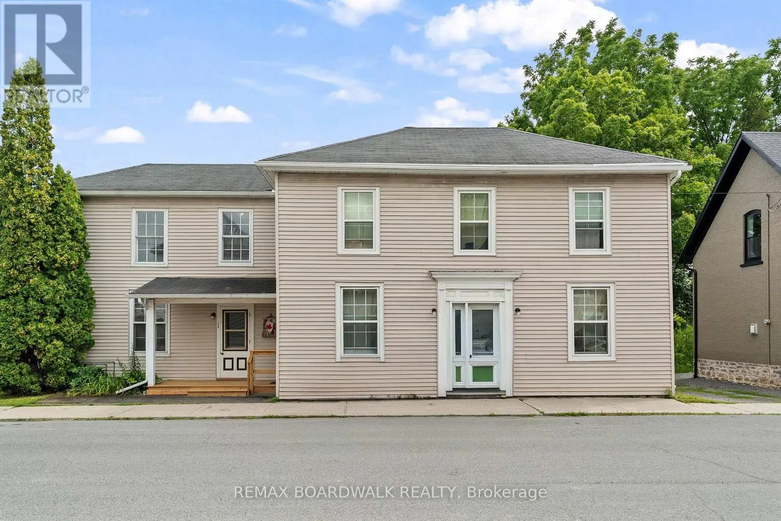 110-112-114 CLOTHIER STREET E