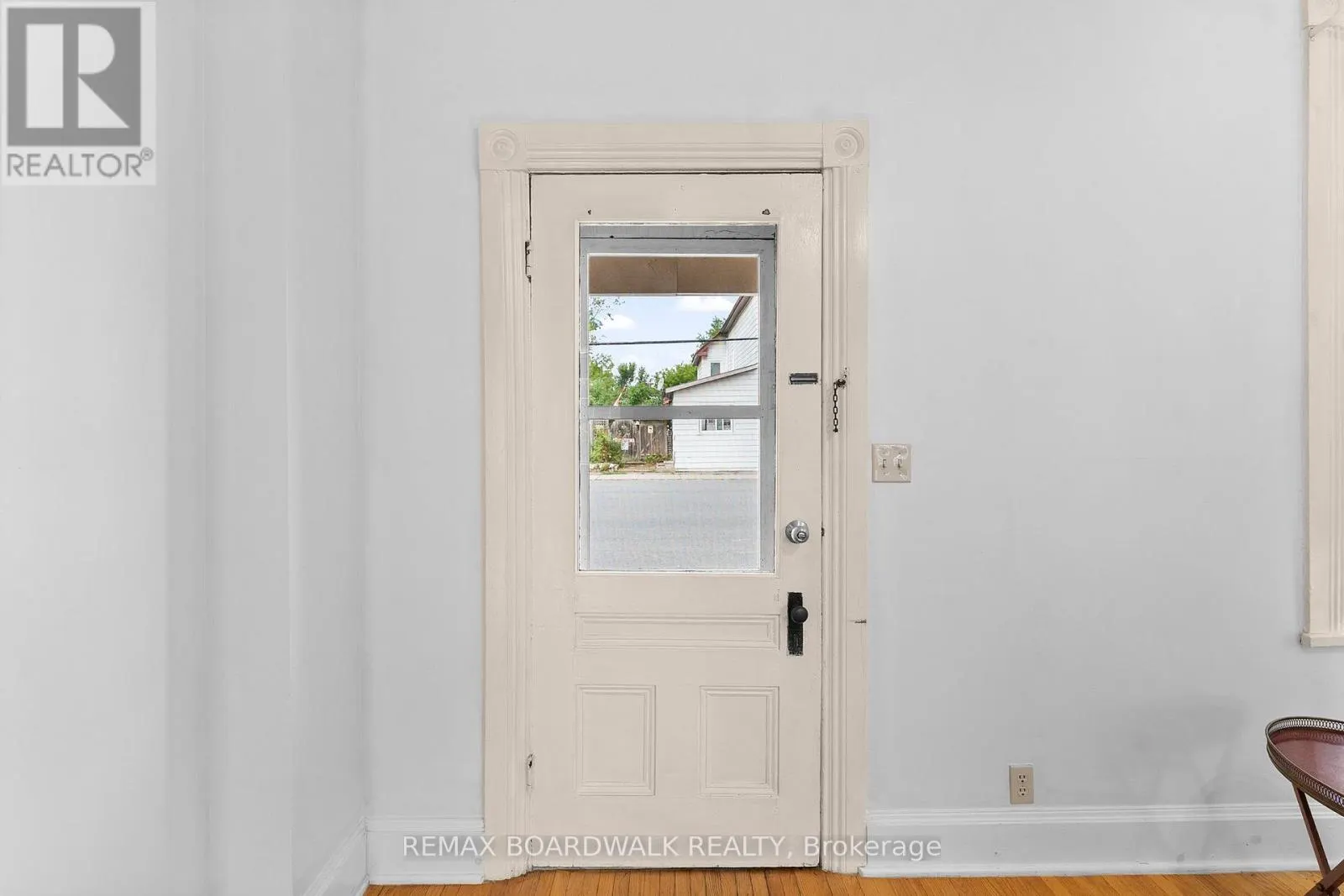 110-112-114 CLOTHIER STREET E