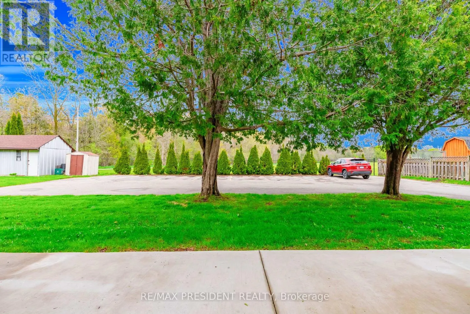 564 BROOKHAVEN CRESCENT