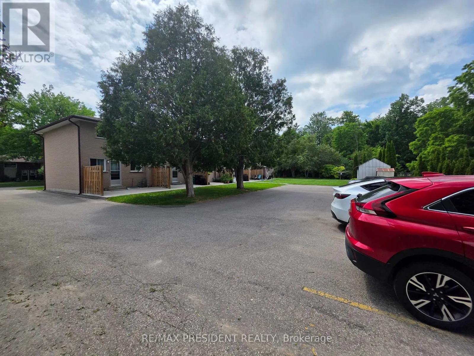 564 BROOKHAVEN CRESCENT