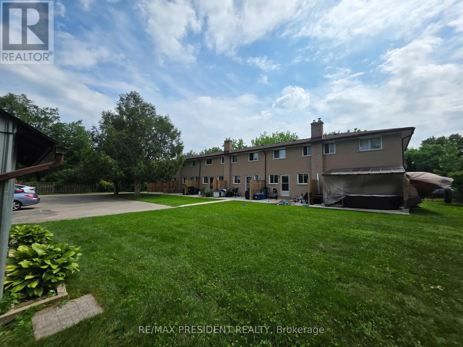 564 BROOKHAVEN CRESCENT